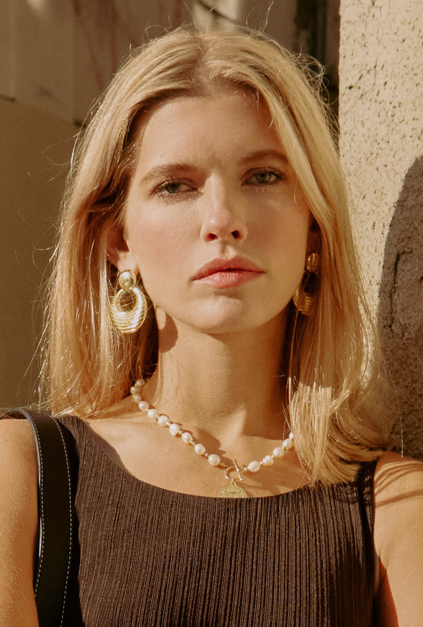 Petite Studio's Baroque Pearls and Gold Pendant Toggle Necklace