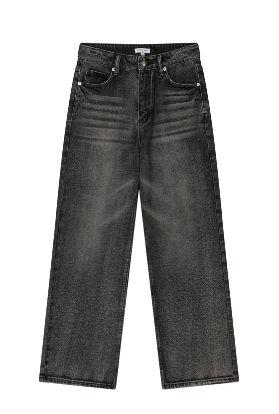 Petite Studio's Cayden Mid Rise Straight Leg Jeans in Charcoal