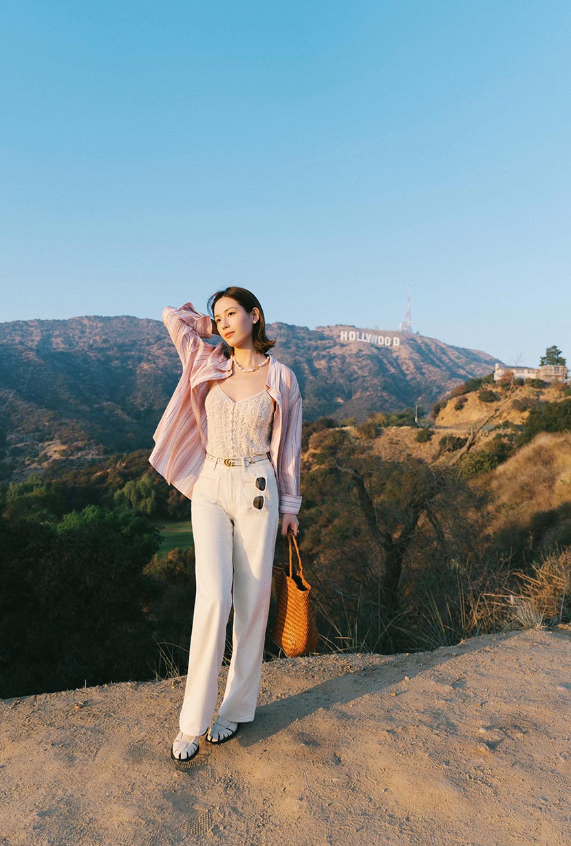 Petite Studio's Odilia Mid Rise Straight Leg Jeans in Cream