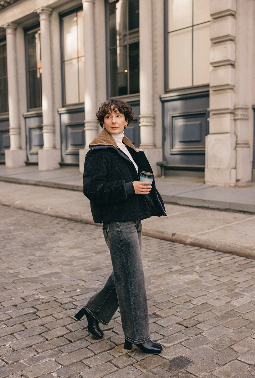 Petite Studio's Cayden Mid Rise Straight Leg Jeans in Charcoal