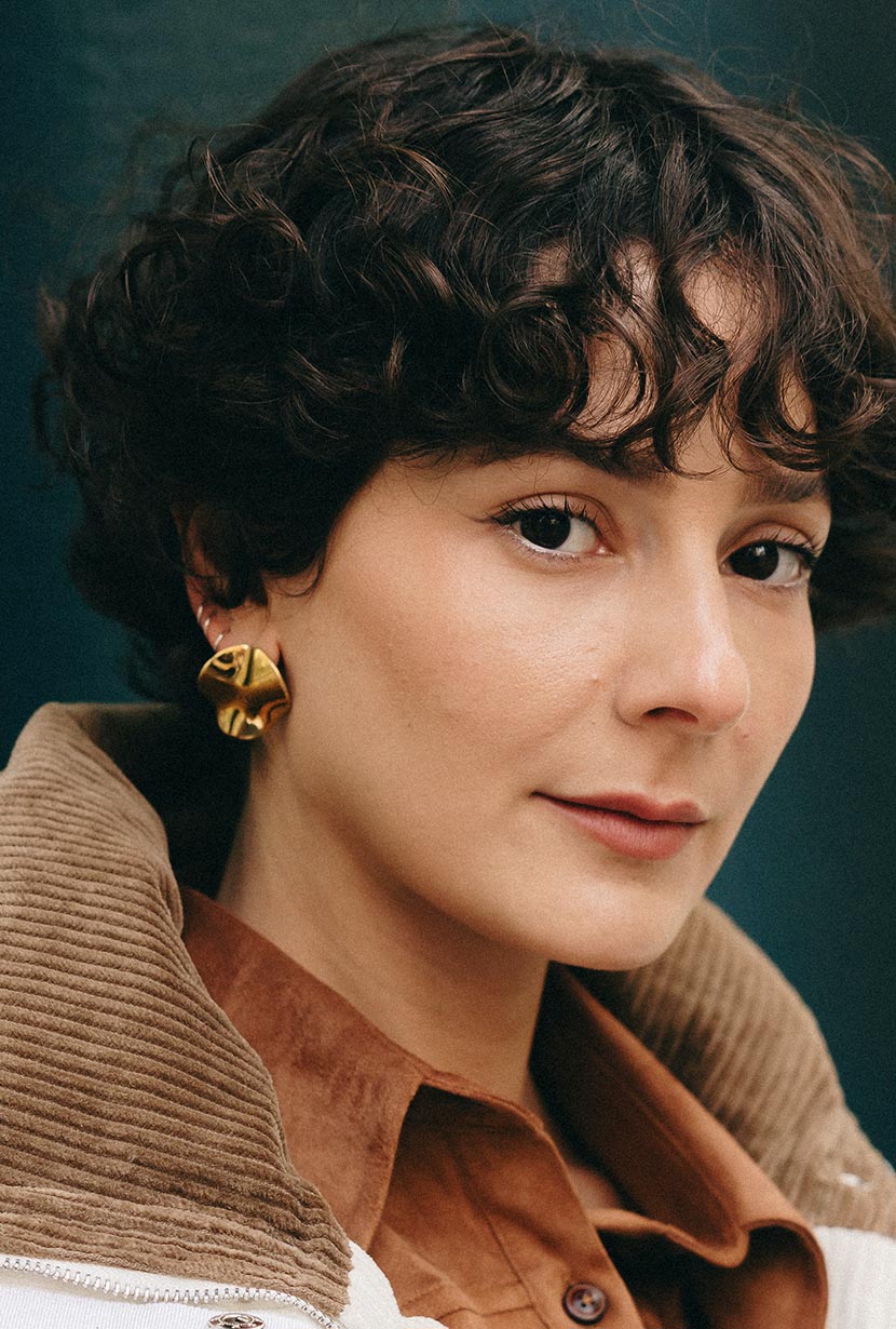 Petite Studio's Gold Round Plate Earrings