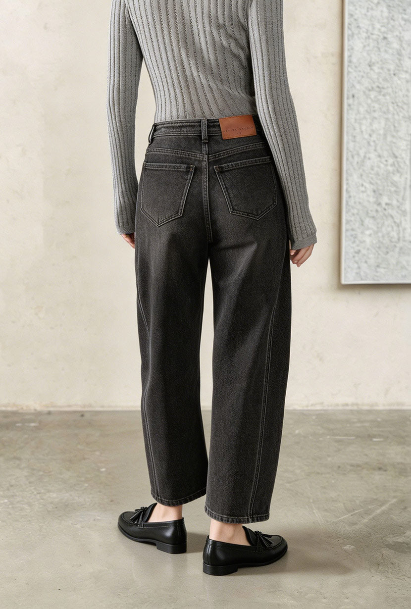 Petite Studio's Evie Mid-Rise Barrel Jeans in Black